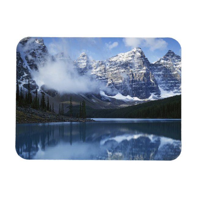 Canada, Alberta, Banff National Park, Lake Magnet (Horizontal)