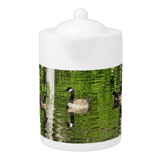 (Canada) Goose Green Teapot (Front)