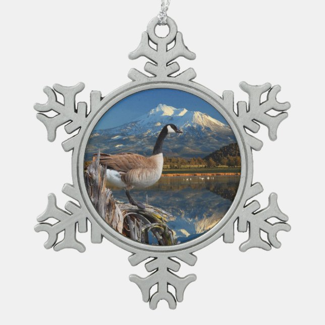 CANADA GOOSE ON THE LAKE SNOWFLAKE PEWTER CHRISTMAS ORNAMENT (Front)
