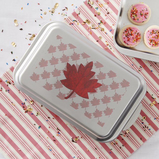 Canada-Maple Leaf Cake Pan (In Situ)
