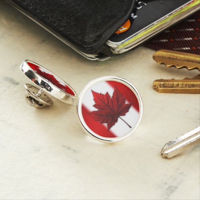 Canada Souvenir Lapel Pins Custom Canada Flag Pin (In Situ)