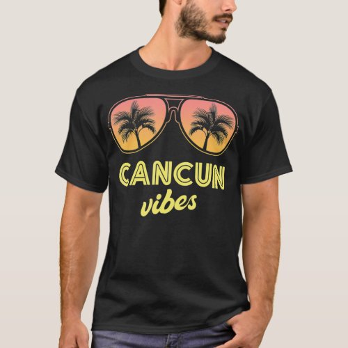 Cancun Summer Vibes Beach Family Vacation 2022  T_Shirt