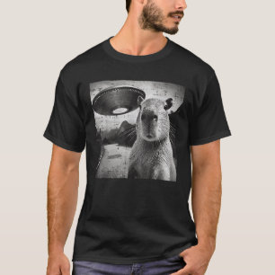Capybara Ufo Selfie Funny Meme Rodent Alien Men Wo T-Shirt