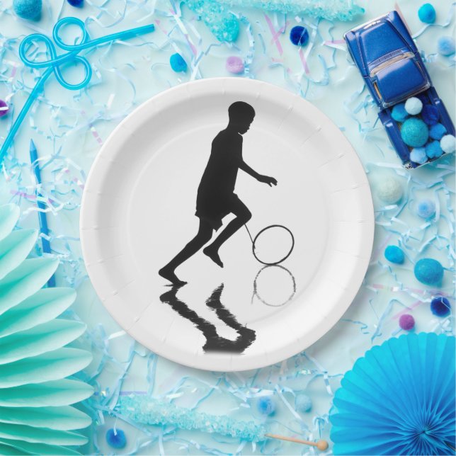 Carefree picnic. paper plates (Party)