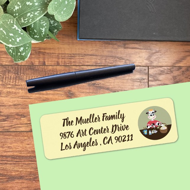 Cartoon cow painting Easter eggs Label (Creator Uploaded)