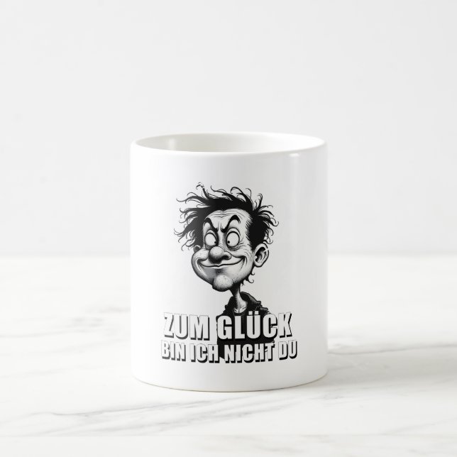 Cartoonkunst mit „Zum Glück…“-Zitat Color Morph Mug (Center)