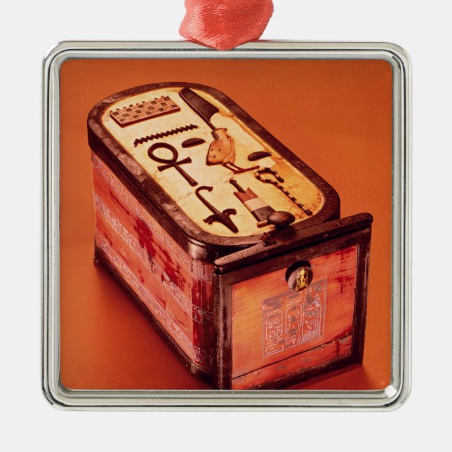 Cartouche-shaped box metal ornament (Front)