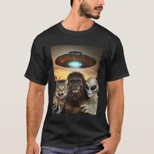 Cat Bigfoot Alien Selfie Bff Humor Photo With Ufo T-Shirt