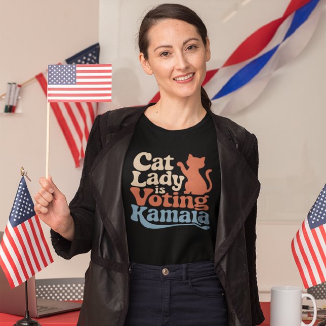 Cat lover backs Kamala's campaign T-Shirt (Creator Uploaded)