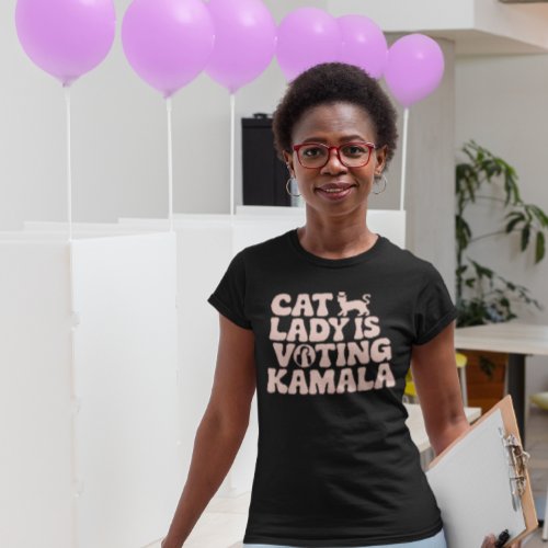 Cat lover expresses support for Kamalas campaign T_Shirt