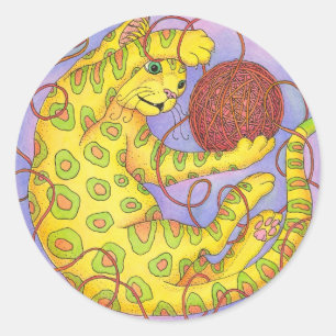 CAT plays with yarn Classic Round Sticker