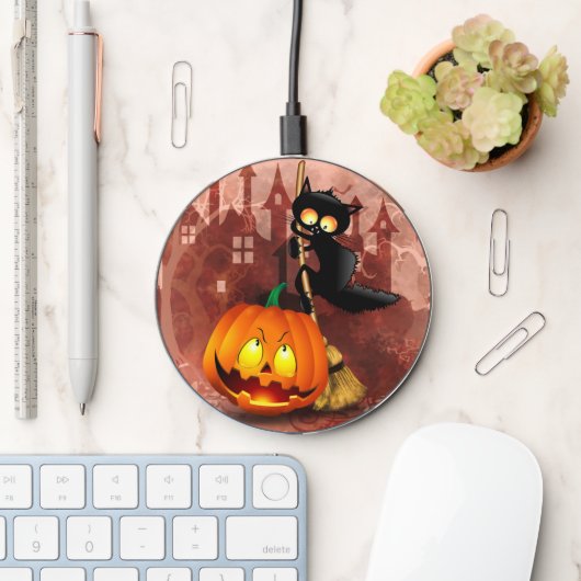 Cat Scared by Pumpkin Fun Halloween Character Wireless Charger (Desk)