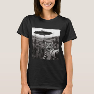 Cat Selfie People Watching An Alien Funny Cat For  T-Shirt