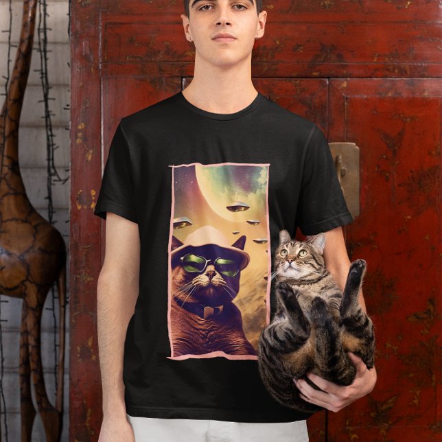 cat selfie ufo T-Shirt (Creator Uploaded)