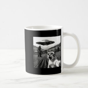 Cat Selfie With Alien Ufo Funny Cat Alien Bigfoot  Coffee Mug