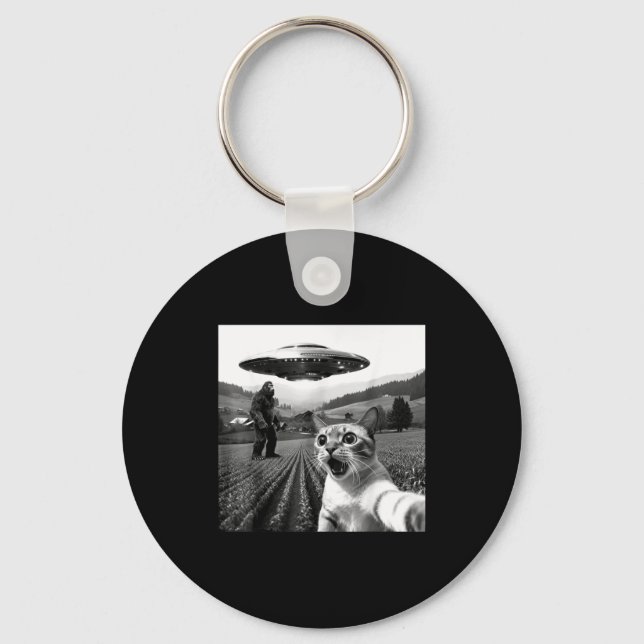 Cat Selfie With Alien Ufo Funny Cat Alien Bigfoot  Keychain (Front)