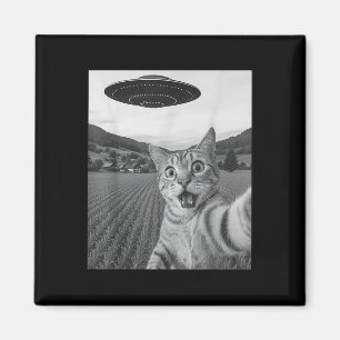 Cat Selfie With Alien Ufo Funny Cat Funny Alien Magnet