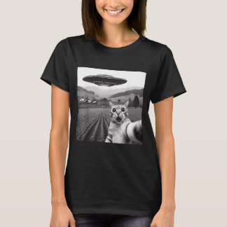 Cat Selfie With Alien Ufo Funny Cat Gifts For Men T-Shirt
