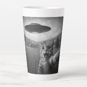 Cat Selfie With Alien UFO Funny Cat Gifts Latte Mug