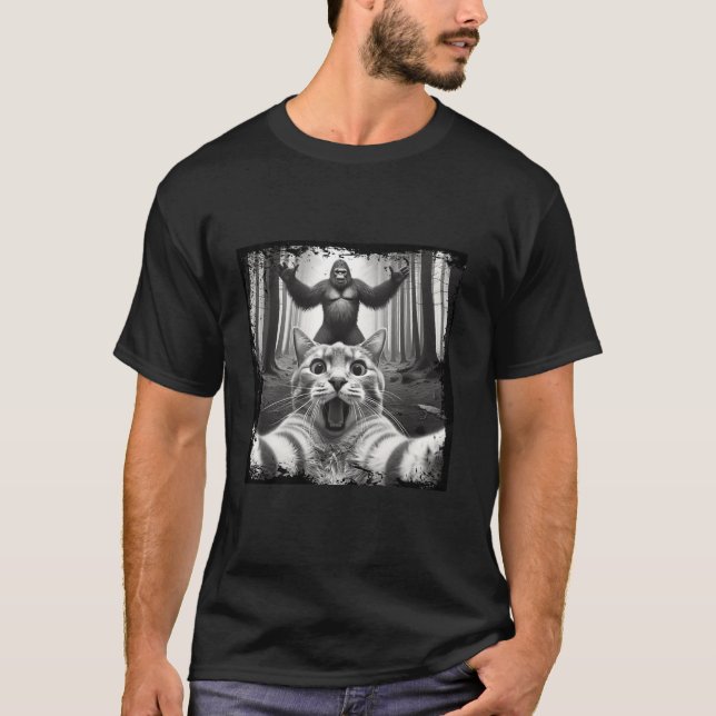 Cat Selfie With Bigfoot Funny Humor Sasquatch and  T-Shirt (Front)