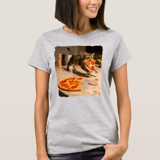 Cat stealing Pizza! T-Shirt