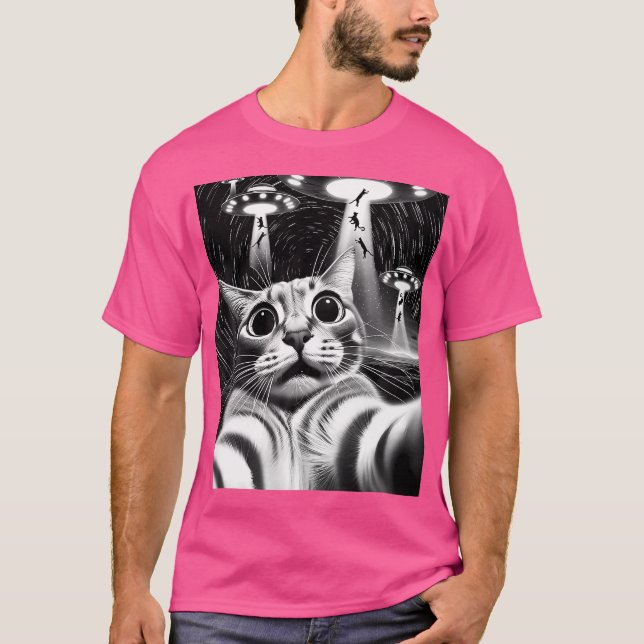 Cat Ufo Invasion  Funny Cat Meme Retro Alien Cat U T-Shirt (Front)