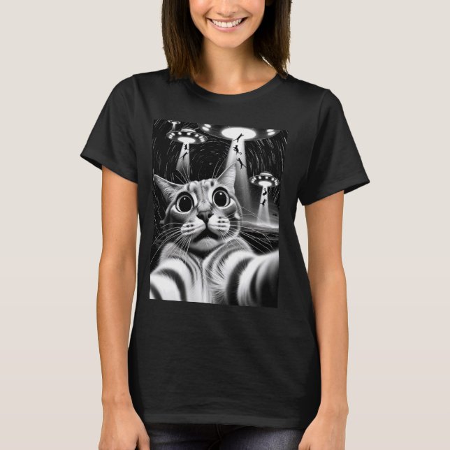 Cat UFO Invasion Funny Cat Meme Retro Alien Cat UF T-Shirt (Front)