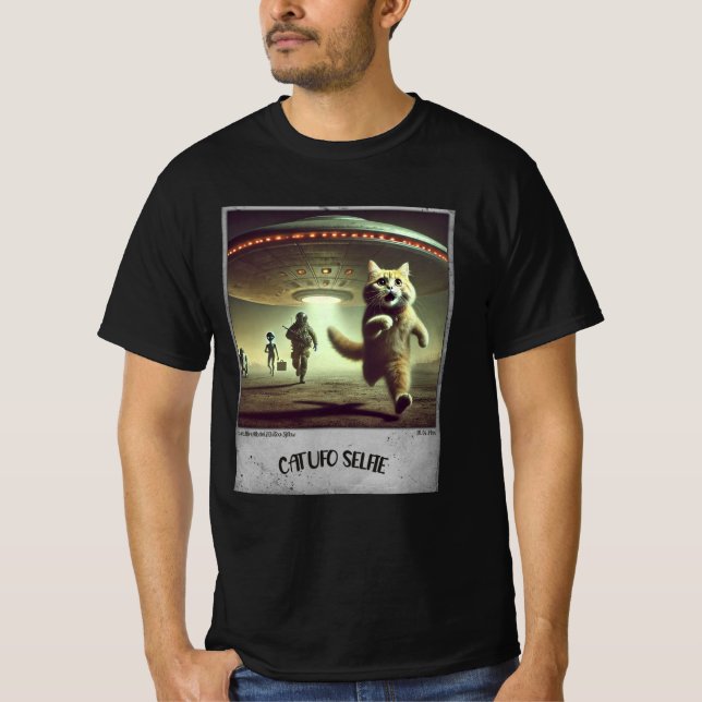 Cat UFO Selfie: Scared Kitty (Man t-shirt) #03 T-Shirt (Front)