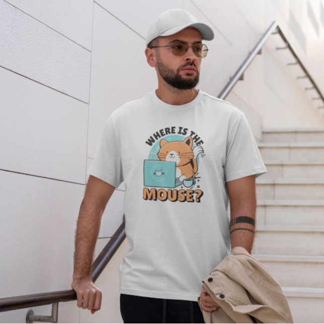Cat Using Computer   T-Shirt (Creator Uploaded)