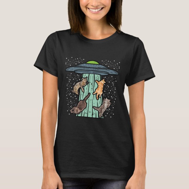 Cats Abducted By Ufo Funny Alien Space Lover Men W T-Shirt (Front)
