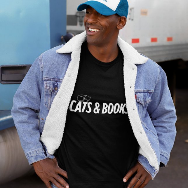 Cats & Books – Cozy Minimalist Design T-Shirt (Creator Uploaded)