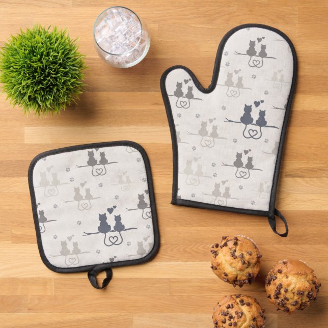 Cats in Love Modern Animal Silhouette Pattern Oven Mitt & Pot Holder Set (Top Down)