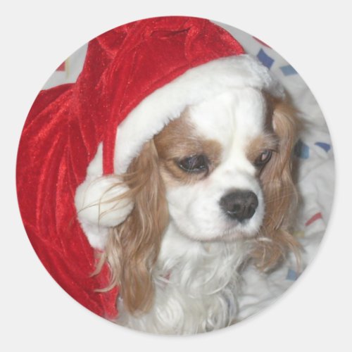 CAVALIER KING CHARLES SPANIEL DOG WITH SANTA HAT CLASSIC ROUND STICKER