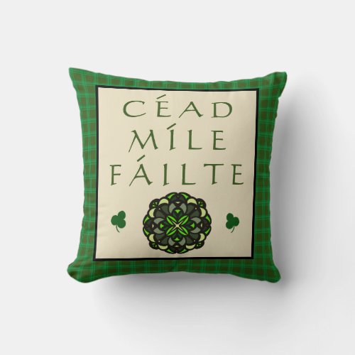 Cead Mile Failte Irish Welcome green text Celtic   Throw Pillow