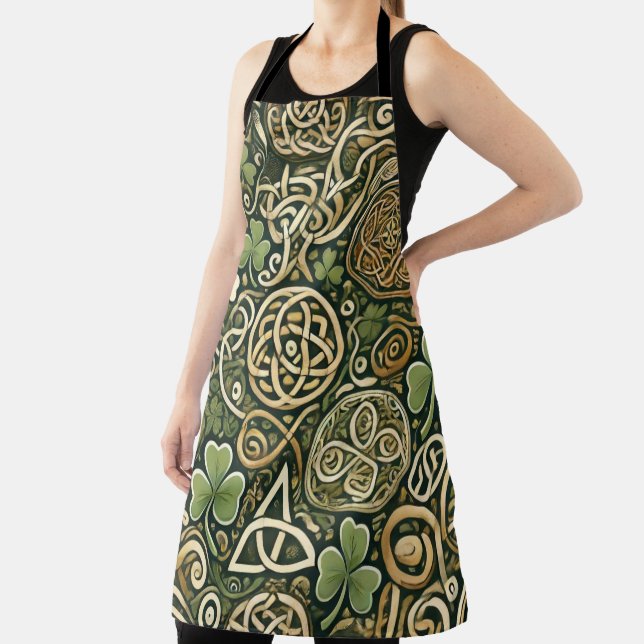 Celtic Bloom Apron (Insitu)