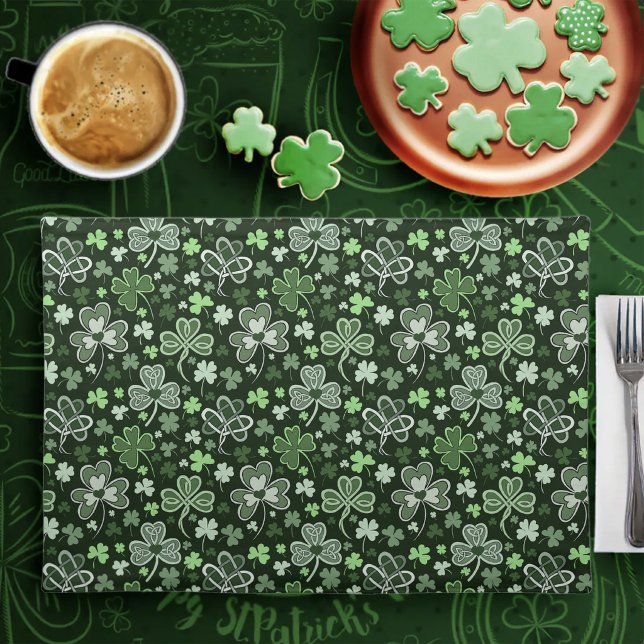 Celtic Clover Pattern Green Irish Hearts Cloth Placemat (Creator Uploaded)