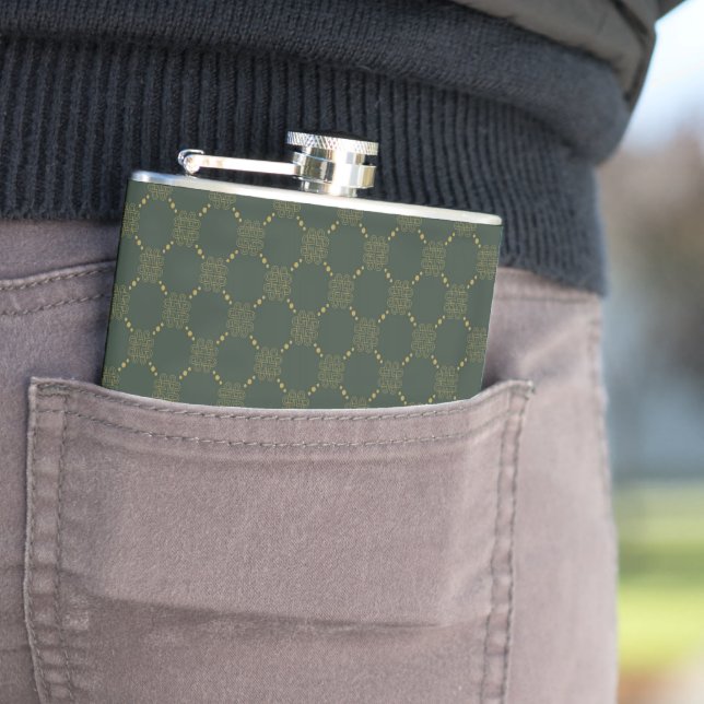Celtic Knot Pattern Flask (In Situ)