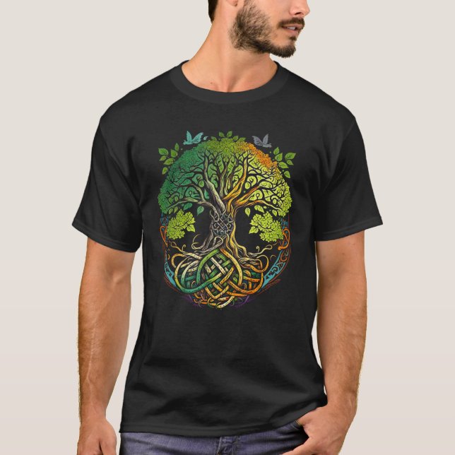 Celtic knot tree life or Gaelic knotwork Oak of li T-Shirt (Front)