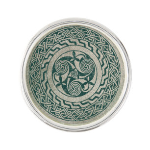 Celtic Knotwork Irish Medallion Pattern in Green Lapel Pin