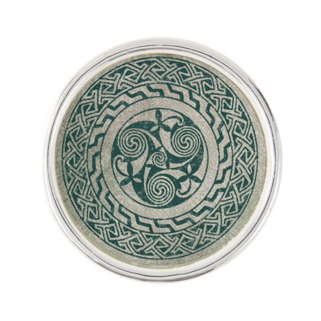 Celtic Knotwork Irish Medallion Pattern in Green Lapel Pin (Front)