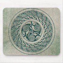 Celtic Knotwork Irish Medallion Pattern in Green