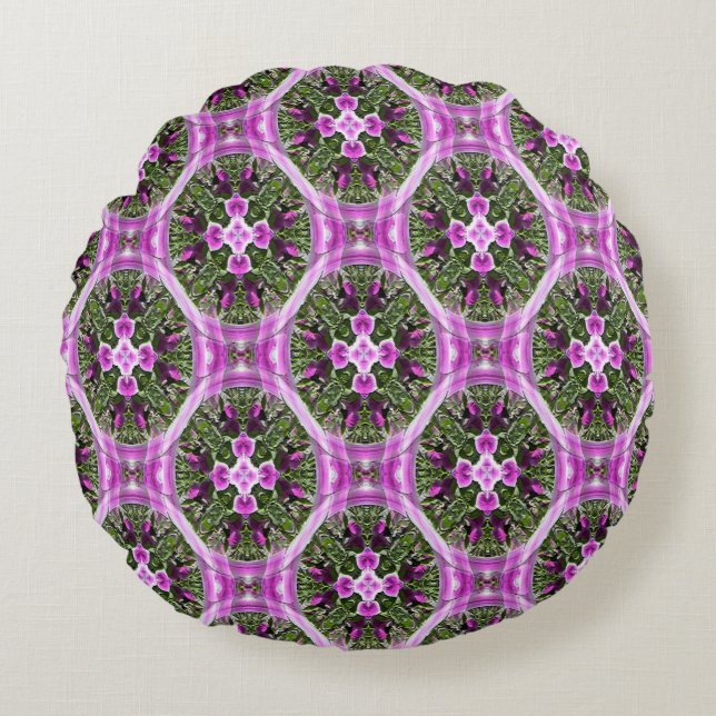 Celtic Petunias.... Round Pillow (Front)