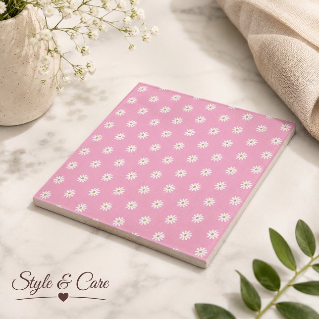 Ceramic Tile Featuring a Blooming Flower Design (Ceramic Tile Featuring a Blooming Flower Design)