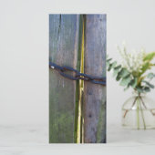 Chain on wood (Standing Front)