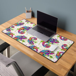 Chameleon Paint Stains Watercolor Style Desk Mat