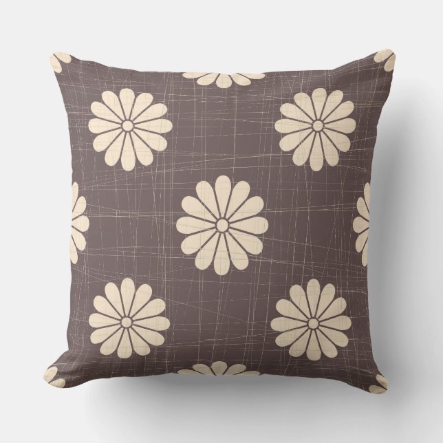 Chamomile pattern pillow (Front)