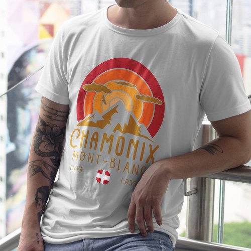 Chamonix France Retro Sunset Skiing Souvenirs 80s T_Shirt