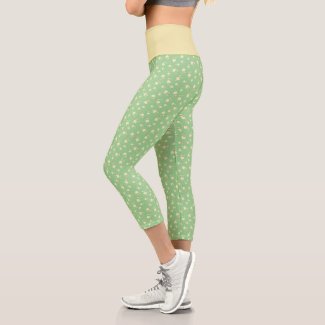 Champagne Heart Shaped Leaf Pattern Over Green