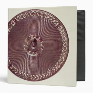 Chariot wheel decoration with openwork border 3 ring binder