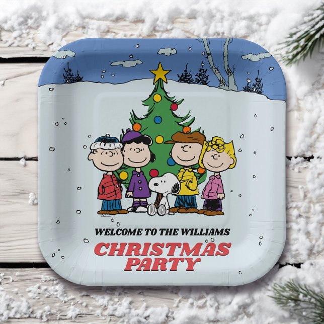 Charlie Brown and Friends Christmas Party Paper Plates (Plate on snowy table)
